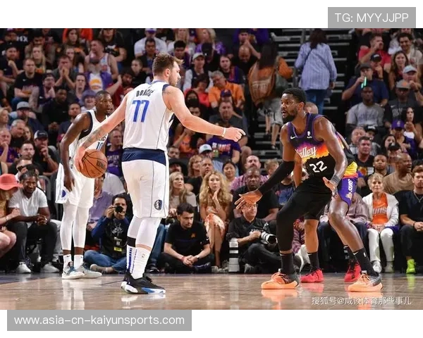 东契奇在双人包夹下命中Logo三分，独行侠主场力擒太阳队