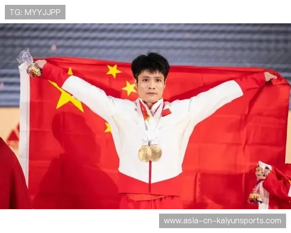 世界举重公开赛老将复出赛表现亮眼，世界举重冠军是谁